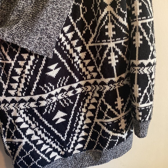 Size Large Cardigan with open front from Charming Charlie’s - Picture 3 of 6